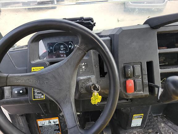 Image of John Deere XUV 835M equipment image 3