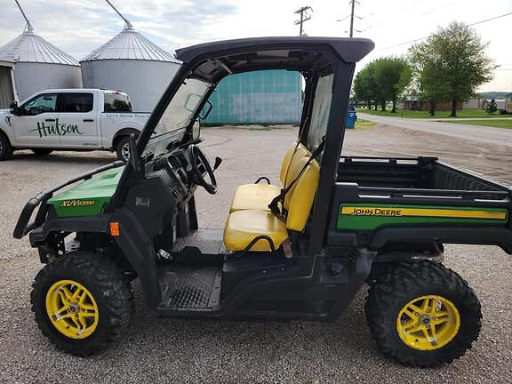 Image of John Deere XUV 835M equipment image 1