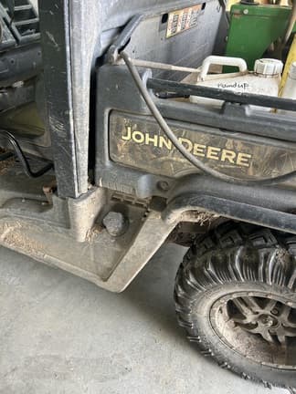 Image of John Deere XUV 835M equipment image 2