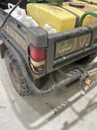 Image of John Deere XUV 835M equipment image 3