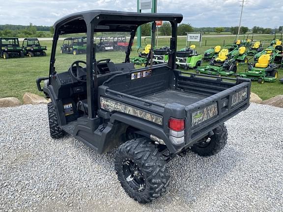 Image of John Deere XUV 835M equipment image 2