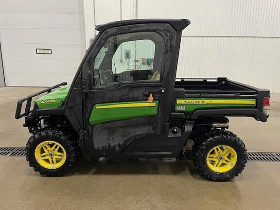 Image of John Deere XUV 835M equipment image 1