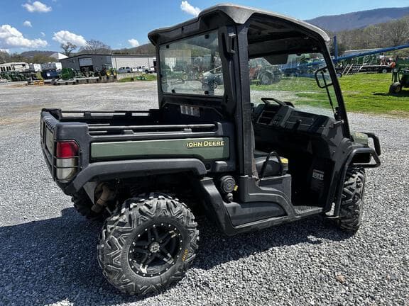 Image of John Deere XUV 835M equipment image 1