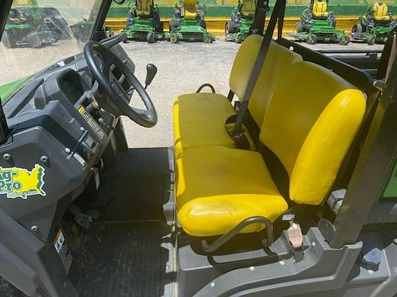 Image of John Deere XUV 835M equipment image 1