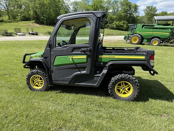 Image of John Deere XUV 835M equipment image 1
