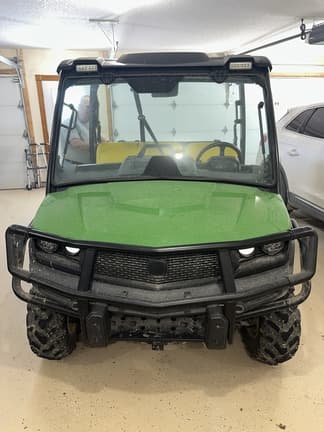 Image of John Deere XUV 835M equipment image 1