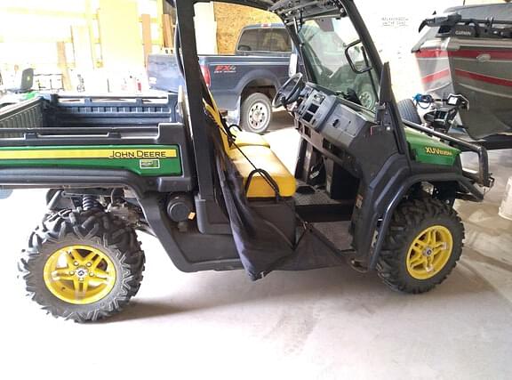 Image of John Deere XUV 835M Primary image