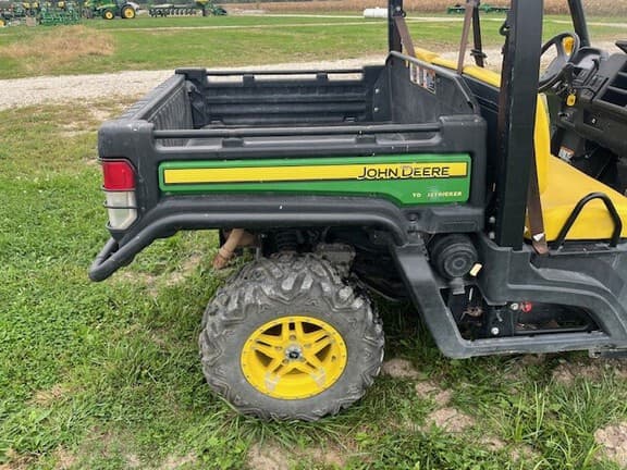 Image of John Deere XUV 835M equipment image 4