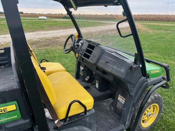 Image of John Deere XUV 835M equipment image 2