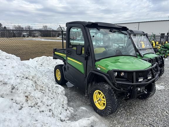 Image of John Deere XUV 835M Primary image