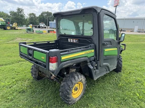 Image of John Deere XUV 835M equipment image 3