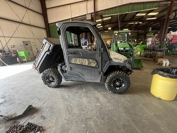 Image of John Deere XUV 835M equipment image 1