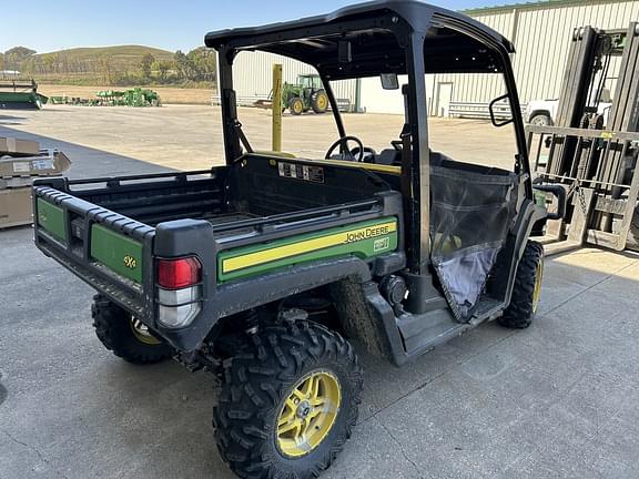 Image of John Deere XUV 835M equipment image 2