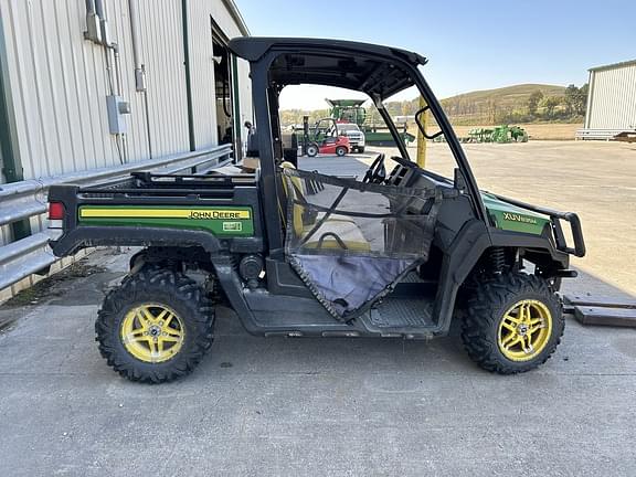 Image of John Deere XUV 835M equipment image 1