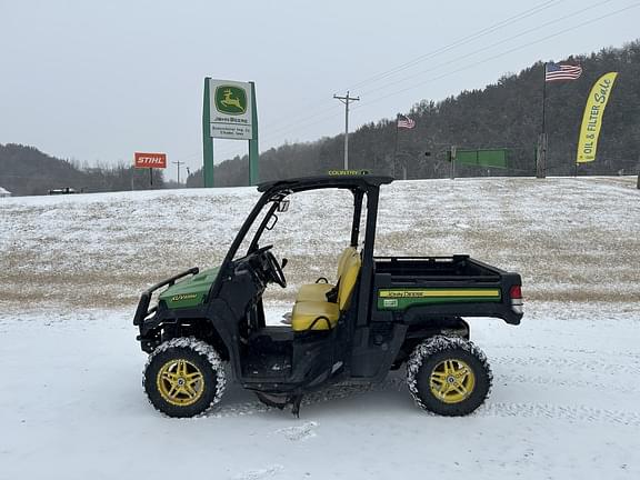 Image of John Deere XUV 835M equipment image 1