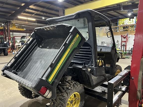 Image of John Deere XUV 835M equipment image 2