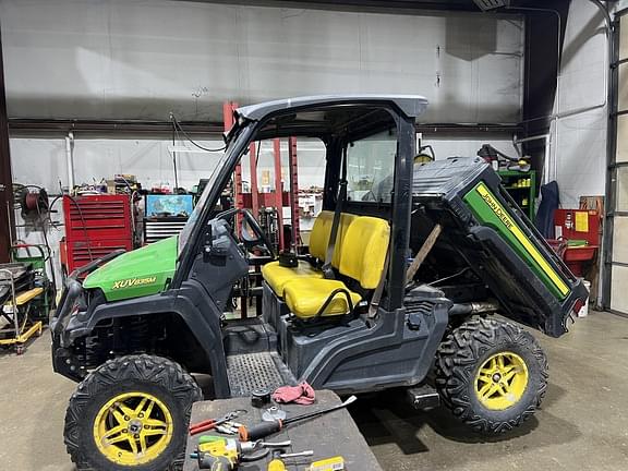 Image of John Deere XUV 835M equipment image 1