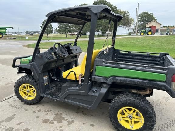 Image of John Deere XUV 835M Primary image