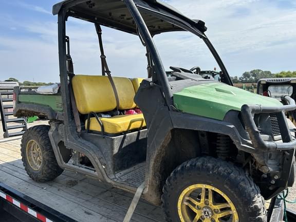 Image of John Deere XUV 835M equipment image 1