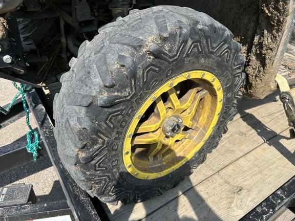 Image of John Deere XUV 835M equipment image 4