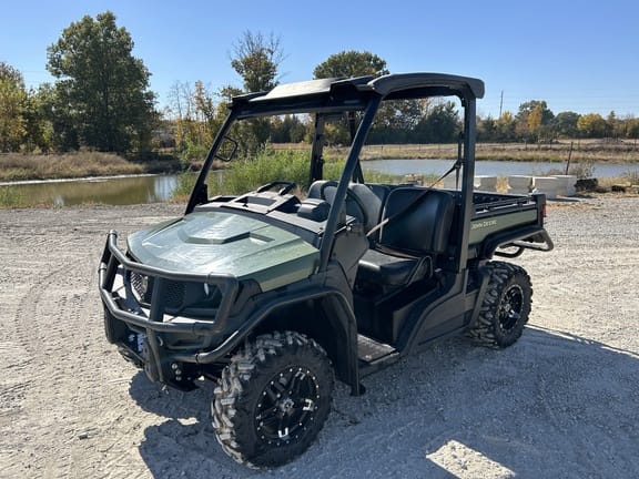 2018 John Deere XUV 835M Equipment Image0