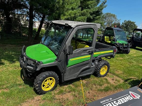 Image of John Deere XUV 835M equipment image 2