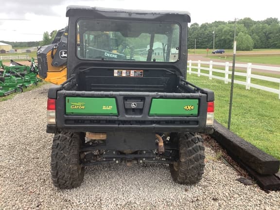 Image of John Deere XUV 835M equipment image 3