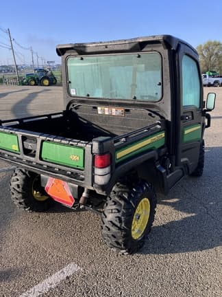 Image of John Deere XUV 835M equipment image 2