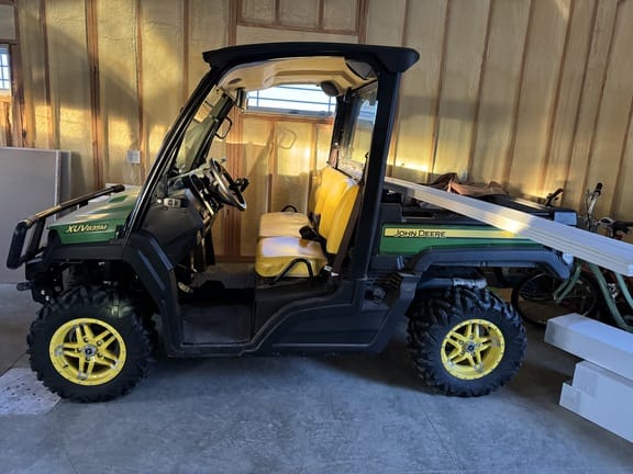 2018 John Deere XUV 835M Equipment Image0