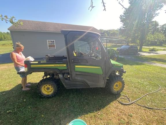 Image of John Deere XUV 835M equipment image 3