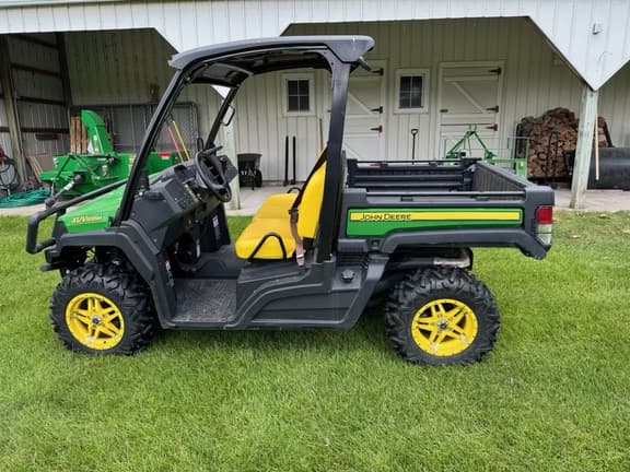 Image of John Deere XUV 835M equipment image 1