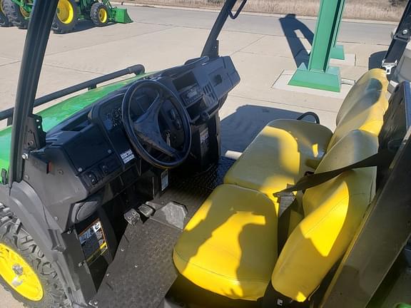 Image of John Deere XUV 835M equipment image 3