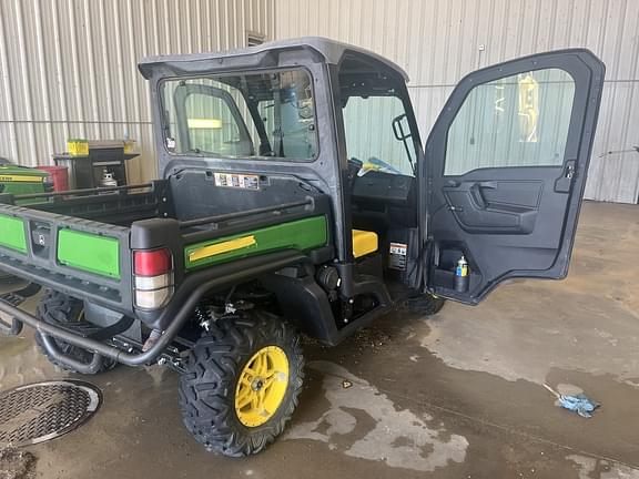Image of John Deere XUV 835M equipment image 1