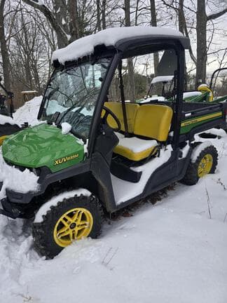 Image of John Deere XUV 835M equipment image 1