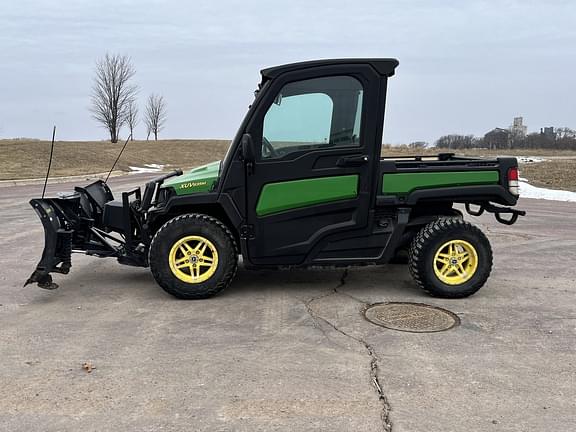 Image of John Deere XUV 835M Primary image