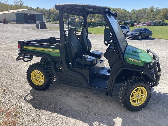 Image of John Deere XUV 835M equipment image 3