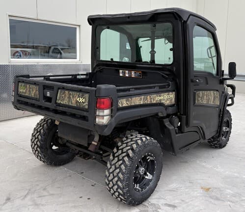 Image of John Deere XUV 835M equipment image 2