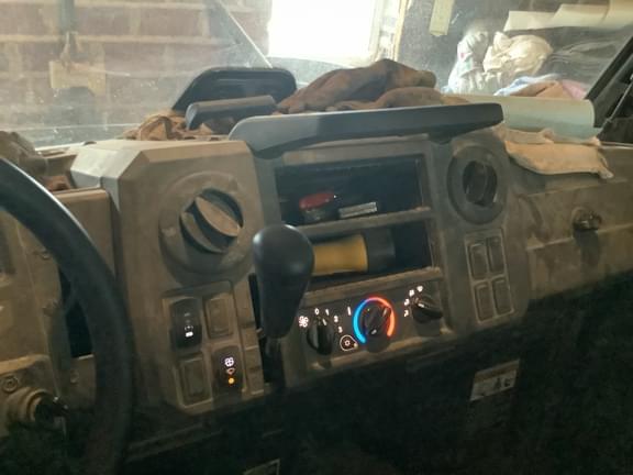 Image of John Deere XUV 835M equipment image 3