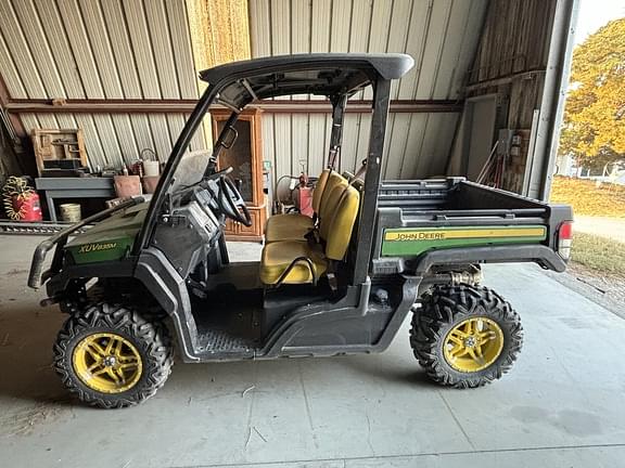 Image of John Deere XUV 835M equipment image 1