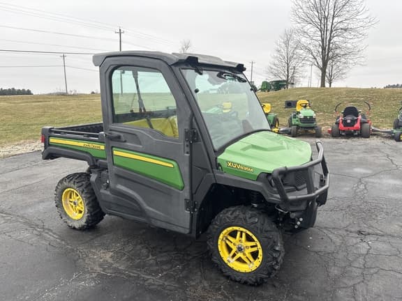 Image of John Deere XUV 835M equipment image 2