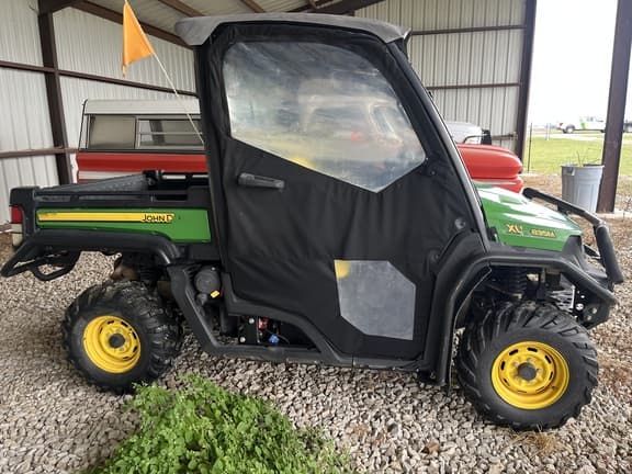 Image of John Deere XUV 835M equipment image 3