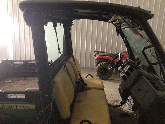 Image of John Deere XUV 835M equipment image 2