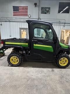 Main image John Deere XUV 835M