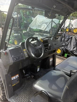 Image of John Deere XUV 835M equipment image 1