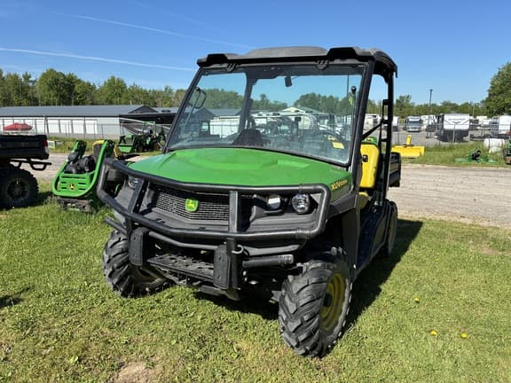 Image of John Deere XUV 835M equipment image 1