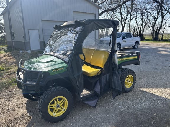 2018 John Deere XUV 835M Equipment Image0