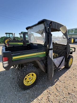 Image of John Deere XUV 835M equipment image 1