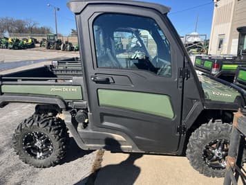 Main image John Deere XUV 835M