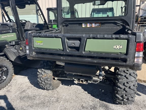 Image of John Deere XUV 835M equipment image 4