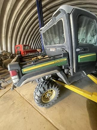 Image of John Deere XUV 835M equipment image 3